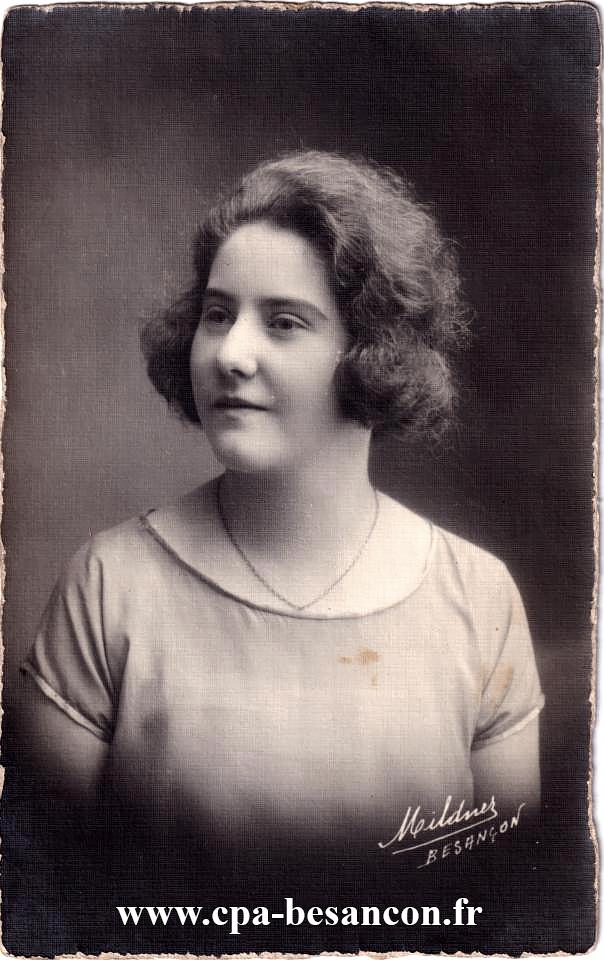 BESANÇON - Jeune femme